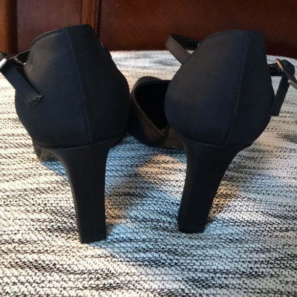 Nine West ankle strap heels - Picture 3 of 6
